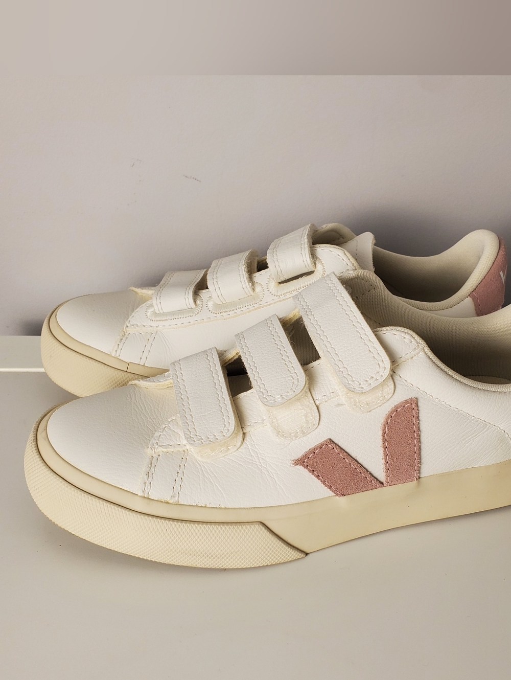 VEJA Womens Recife Logo Sneakers Size 5 - Picture 3 of 16
